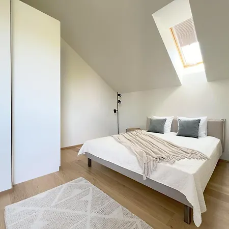 Cozy Apple Garden Deluxe Apartment